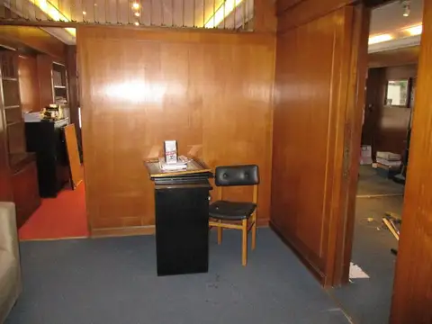 PISO - FRENTE A LA BOLSA DE COMERCIO