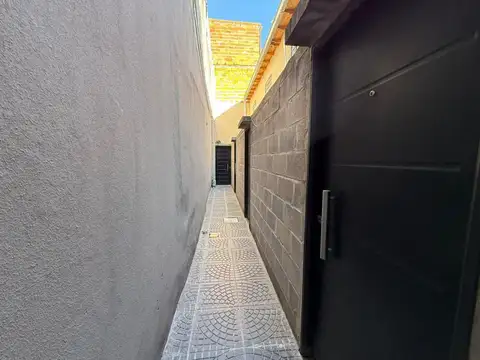 ALQUILER PH 2 AMBIENTES CON PATIO – LANÚS OESTE