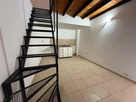 Depto Tipo Casa 2 ambientes con 1 baño