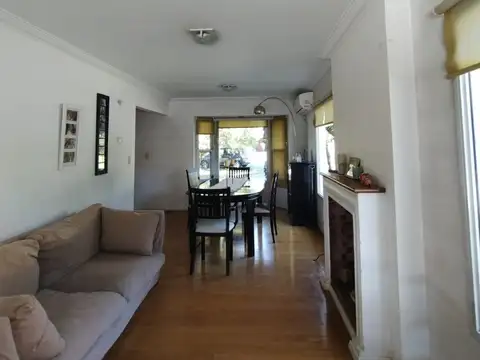 Casa 5 ambientes con 4 baños