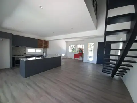 Casa en Venta con 4 cocheras