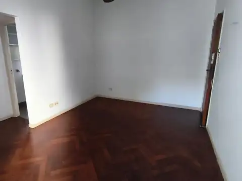 MOLDES 2200, Piso 2