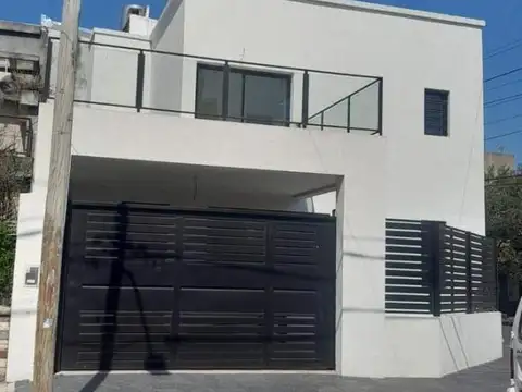 EN VENTA CASA DE 5 AMBIENTES EN MORON EN MUY BUEN ESTADO - FICHA 10159