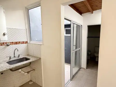 Depto Tipo Casa 2 ambientes con 1 baño