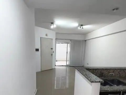 Departamento en Alquiler en Parque Chacabuco, $ 600.000