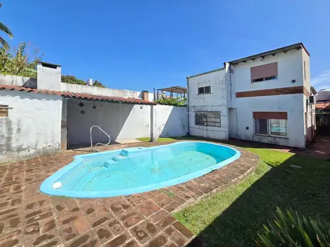 Casa 5 ambientes con 2 baños