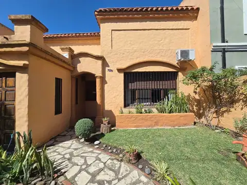 CASA 5 AMBIENTES CON COCHERA Y PILETA SAN ISIDRO