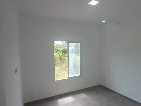 Casa 4 ambientes con 1 baño
