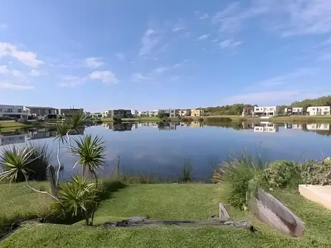 CASA EN VENTA BARRIO SANTA ANA OPORTUNIDAD