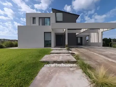 CASA EN VENTA BARRIO SANTA ANA OPORTUNIDAD