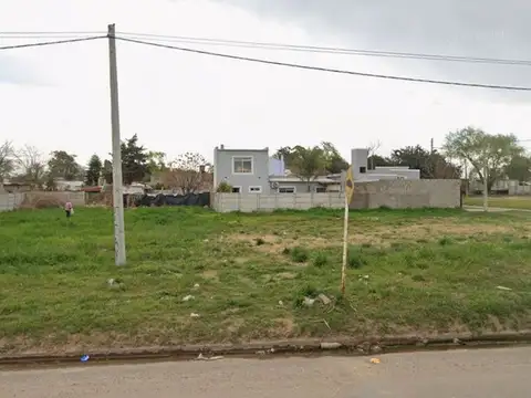 SE VENDE: TERRENO EN BARRIO V. CASEY