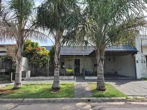 VENTA CASA 2 DORMITORIOS MERLO NORTE