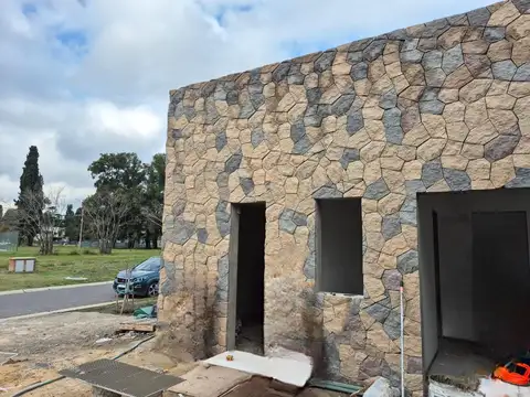 Casa 4 ambientes con 3 baños