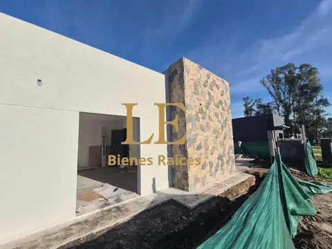 Pilar Del Este 100
