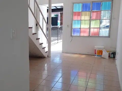 Depto Tipo Casa en Alquiler de 2 dormitorios