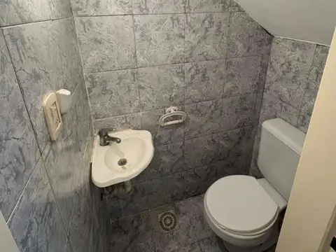 Depto Tipo Casa en Alquiler con 1 cocheras