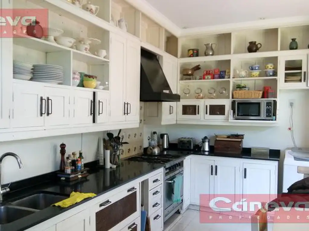 country carmel , lindisima casa sobre 2 lotes,  VENTA  U$D 550.000