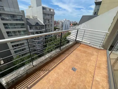 HERMOSO DEPTO 2 AMB C/ BALCON PATIO Y PARRILLA