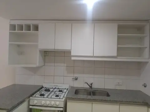 Departamento en Alquiler en Echesortu, $ 440.000