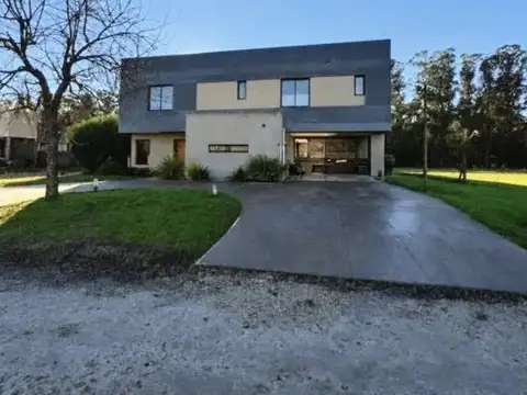 IMPORTANTE PROPIEDAD A LA VENTA 210000 USD