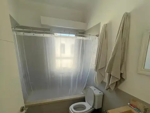 Casa en Alquiler Temporal con 2 cocheras