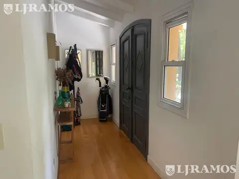 Ramos Mejia al 2400