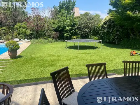 Casa 5 ambientes con 3 baños