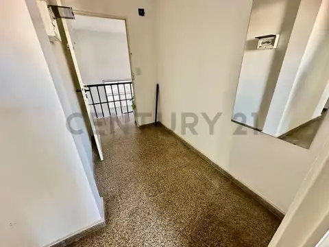 75 Entre 27 y 28 , Piso 3