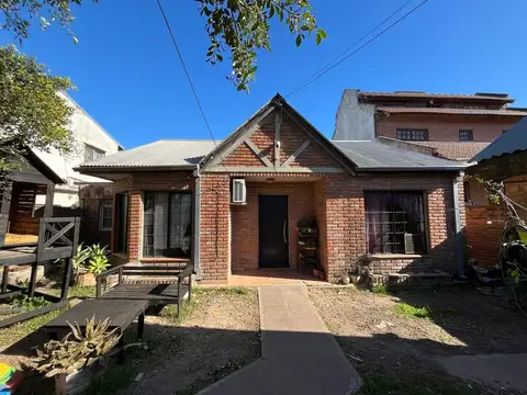 VENTA CASA 4 AMB CON COCHERA Y PARQUE JOSE C. PAZ