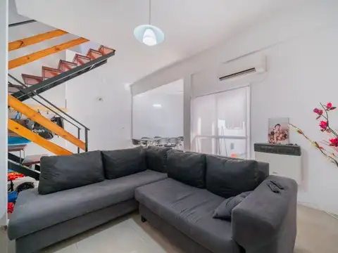 Peribebuy 444 , Piso 0