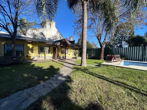 Casa en Venta con 2 cocheras