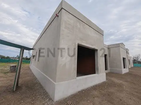 CASA 4 AMBIENTES A ESTRENAR VILLAGE JOVEN
