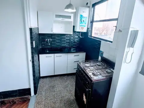 El Salvador e/ Lavalleja y Julian Álvarez