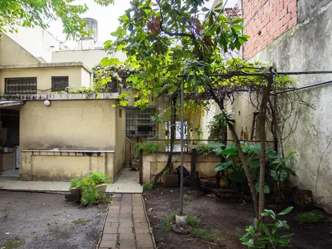 Monseñor Marcon  al 3500 San justo