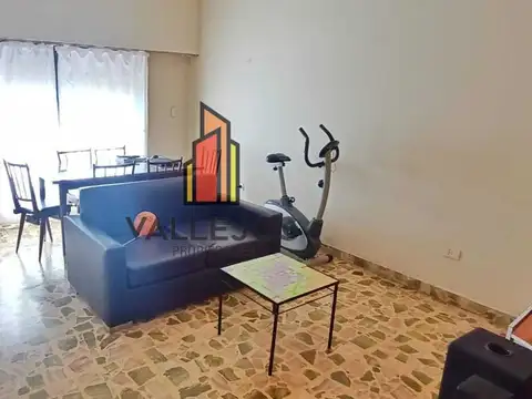 Casa 6 ambientes con 2 baños