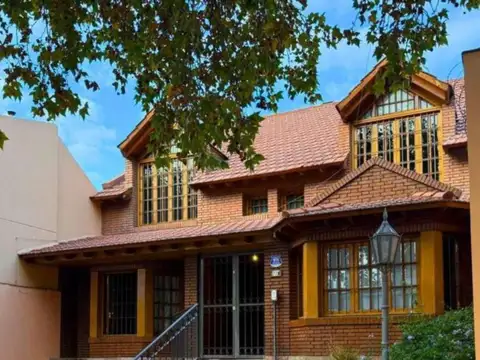 VENTA CASA 3 DORMITORIOS SEXTA SECCION