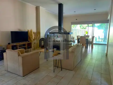 Casa en Venta con 2 cocheras