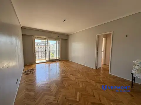 Venta de departamento 3 ambientes en el barrio de Congreso! Con balcón y  muy luminoso!