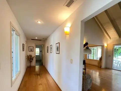 Casa en Alquiler con 1 cochera