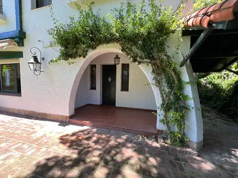 Casa en Venta con 3 cocheras