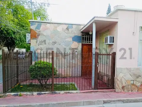 CASA RECICLADA  2 DORMITORIOS  B° CERRADO BUCI GUAYMALLEN