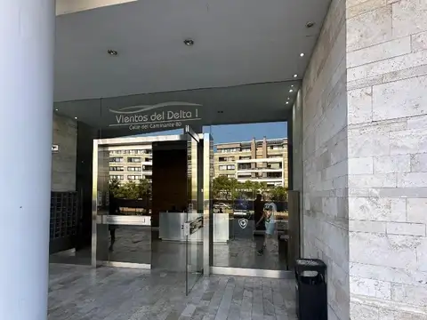 Oficina en Alquiler con 1 cochera
