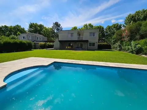 Casa en Alquiler de 3 dormitorios