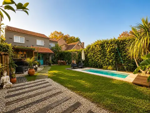 CASA - 5 AMB - ESCRITORIO - GALERÍA - PISCINA - "EL CASCO"
