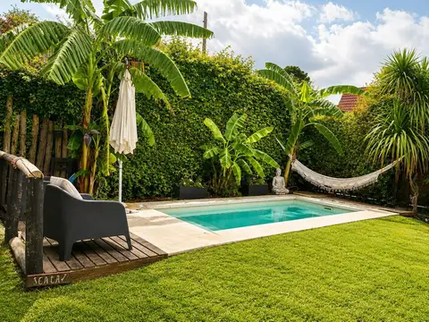Casa en Venta con 2 cocheras