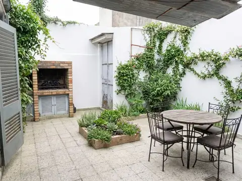 CASA EN VENTA EN LA PLATA 2 DORMITORIOS
