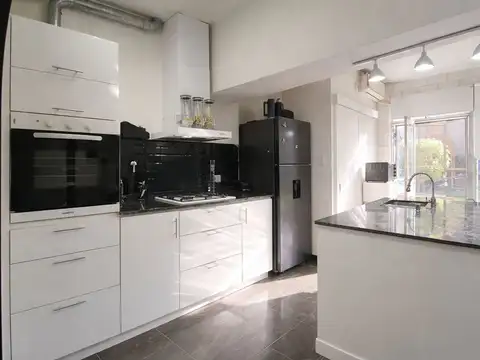 Casa 6 ambientes con 3 baños