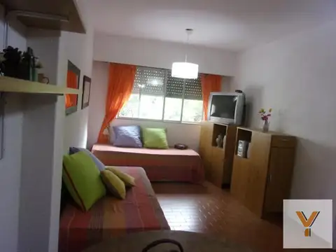 San Juan e/ Neuquén y Jujuy