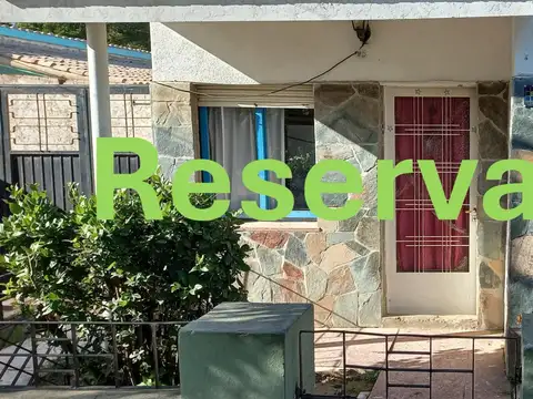 Se Vende casa en P.H. de 3 amb a reciclar en Villa Gesell 