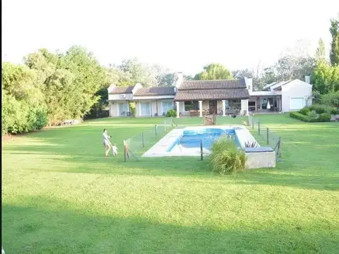 Casa  en Venta en La Retama, Pilar, G.B.A. Zona Norte